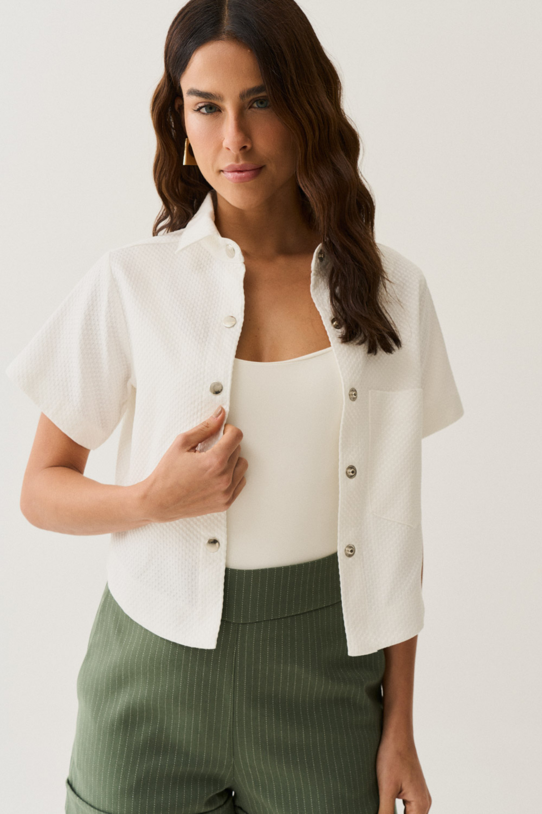 Camisa Cropped com Botão Off White
