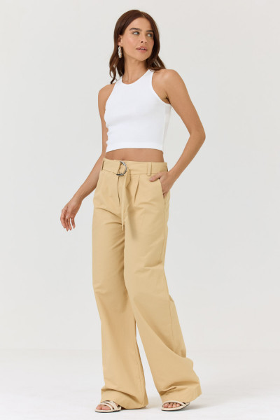 Calça Reta com Cinto de Fivela Bege