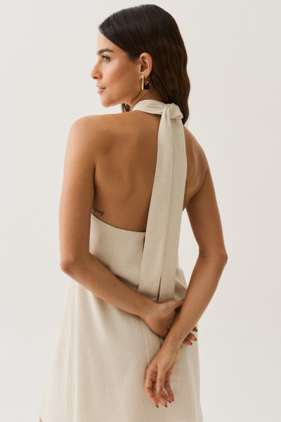 Vestido Curto com Torção na Gola Natural