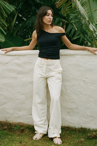 Calça com Nervura e Botão Off White