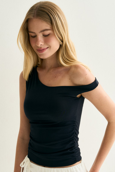 Blusa Assimétrico Franzido Preto