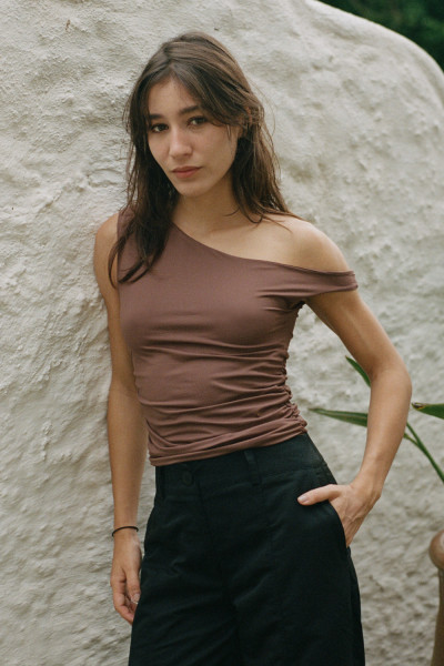 Blusa Assimétrico Franzido Marrom