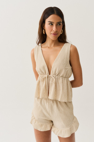 Shorts Listrado Babado Bege