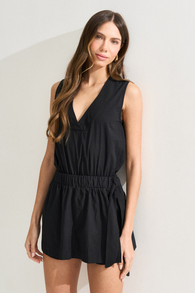 Macaquinho Shorts Saia Helena Preto